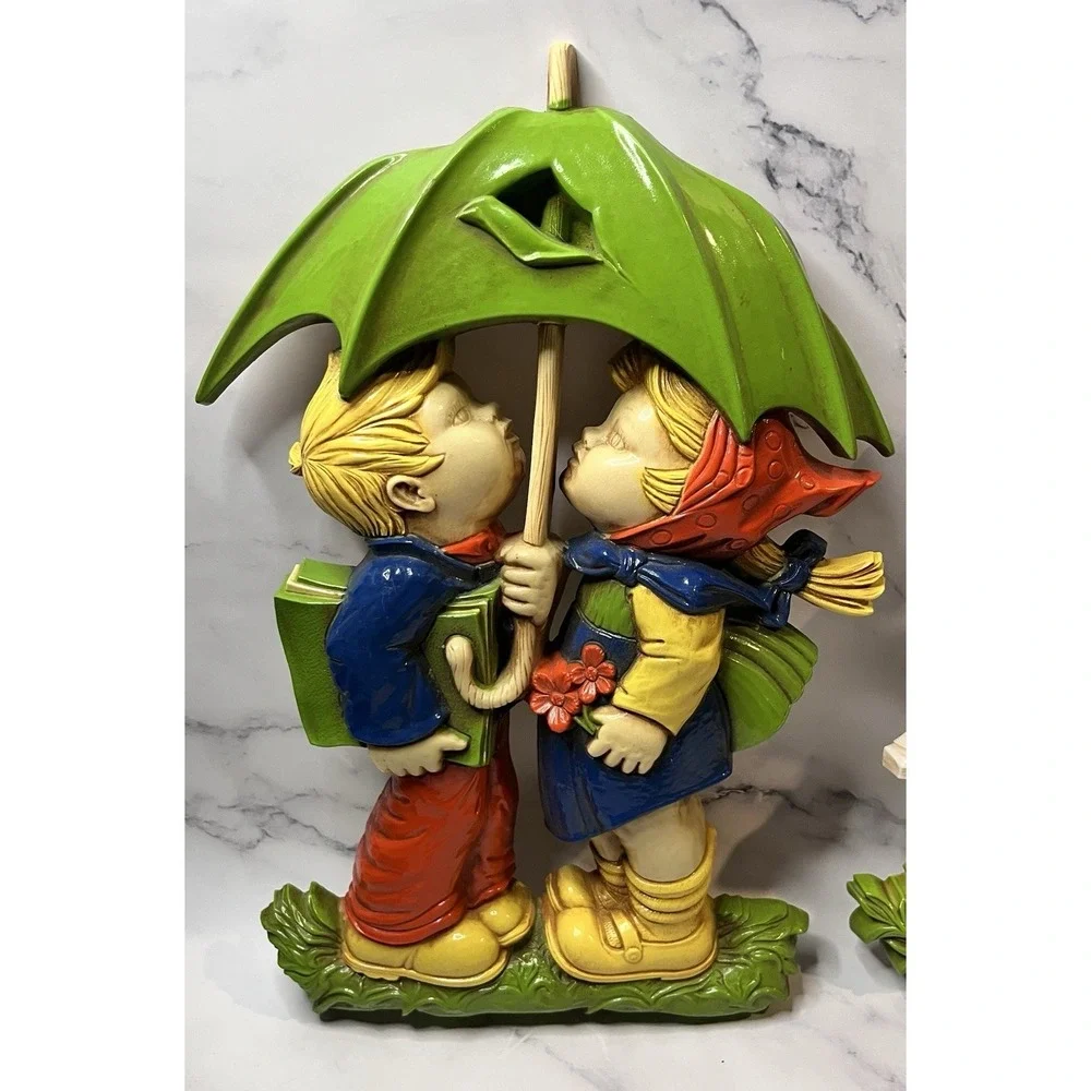 Set of 2 Homco Wall Decor 1977 Boy & Girl With Umbrella Kiss Boy & Girl Bench